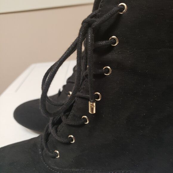 Liz Claiborne Black Faux Suede Lace-Up Ankle Boots Gold Hardware Size 9 PO Good - Picture 6 of 15
